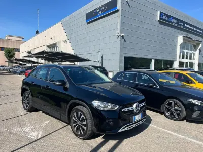 Usata Mercedes GLA180 Business 116 CV (85 kW) 2022 Nero SUV