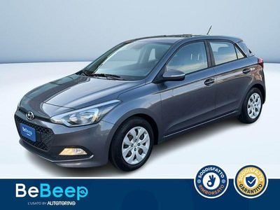 Usado Hyundai i20 75 HP (55 kW) 2017 Cinzento Sedan