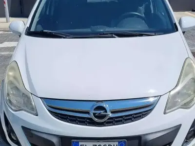 Usata Opel Corsa Club 86 CV (63 kW) 2012 Bianco Utilitaria