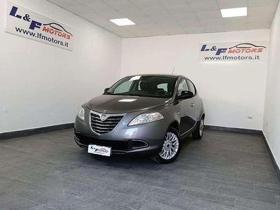 Usata Lancia Ypsilon Gold 69 CV (50 kW) 2015 Grigio Utilitaria