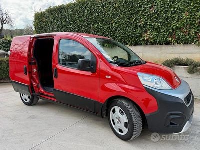Usata Fiat Fiorino Trekking 95 CV (69 kW) 2017 Rosso Monovolume