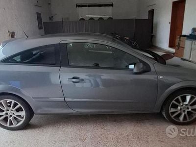 Usata Opel Astra GTC 2005 Grigio Coupé