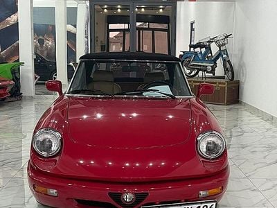 Usata Alfa Romeo Spider 122 CV (89 kW) 1991 Rosso Cabrio