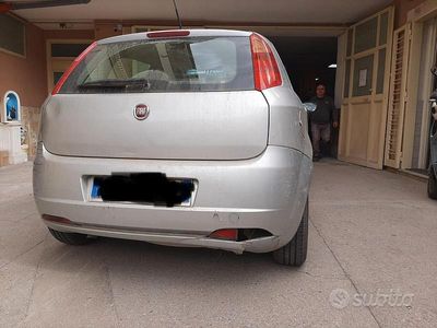 Usata Fiat Punto 75 CV (55 kW) 2005 Grigio Utilitaria