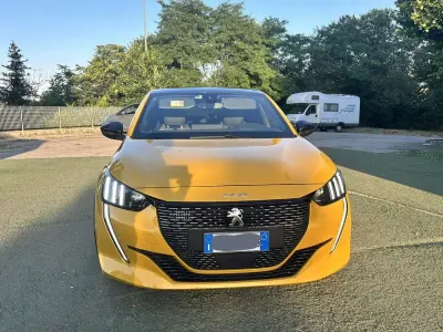 Usata Peugeot 208 GT-line 102 CV (75 kW) 2019 Utilitaria