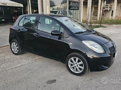 Usata Toyota Yaris 69 CV (50 kW) 2008 Nero Utilitaria