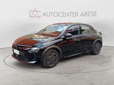 Begagnad Lancia Ypsilon 110 HK (80 kW) 2025 Svart Halvkombi