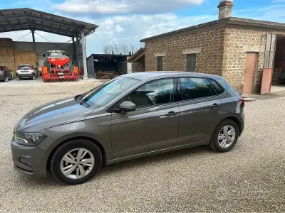 Usata VW Polo 80 CV (58 kW) 2019 Grigio Utilitaria