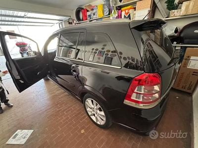 Usata Opel Zafira Cosmo 120 CV (88 kW) 2006 Nero Monovolume