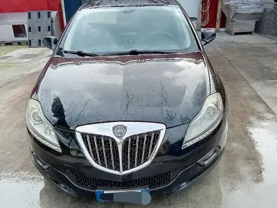 Usata Lancia Delta 120 CV (88 kW) 2011 Nero Utilitaria