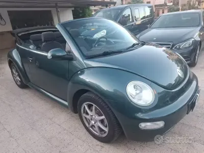 Usata VW New Beetle 75 CV (55 kW) 2005 Verde Utilitaria
