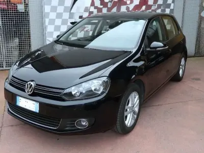 Usata VW Golf VI Comfortline 102 CV (75 kW) 2010 Nero Utilitaria
