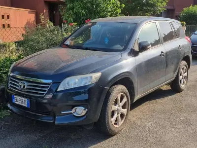 Usata Toyota RAV4 150 CV (110 kW) 2010 Blu/azzurro SUV
