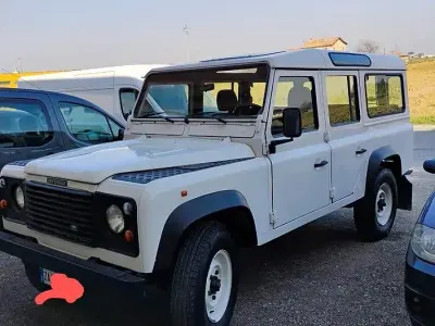 Usata Land Rover Defender 68 CV (50 kW) 1997 Bianco SUV