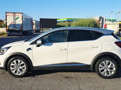 Usata Renault Captur Intens 160 CV (117 kW) 2022 Bianco SUV