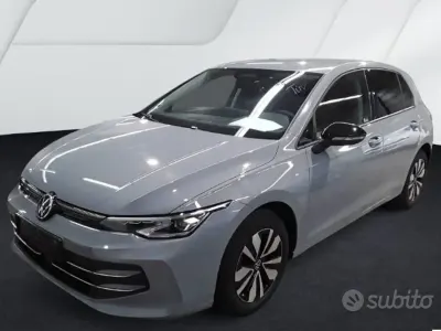 Usata VW Golf VIII Life 116 CV (85 kW) 2025 Grigio Berlina