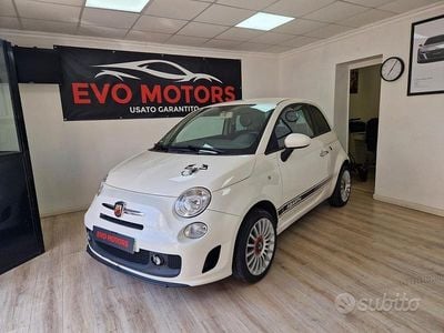 Begagnad Fiat 500 Abarth 100 HK (73 kW) 2010 Vit Sedan