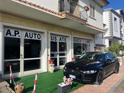 Usata Jaguar XE Portfolio 180 CV (132 kW) 2016 Nero Berlina