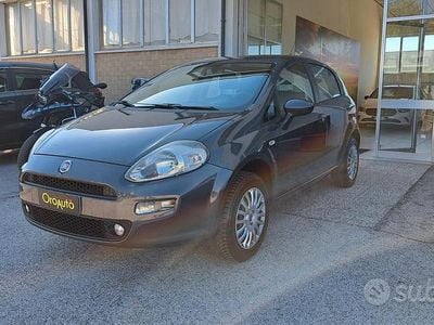 Begagnad Fiat Punto 77 HK (56 kW) 2015 Grå Halvkombi