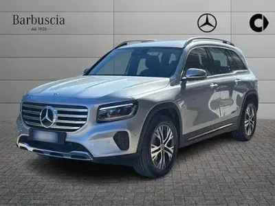 Usado Mercedes GLB180 Advanced 116 CV (85 kW) 2025 Plateado SUV