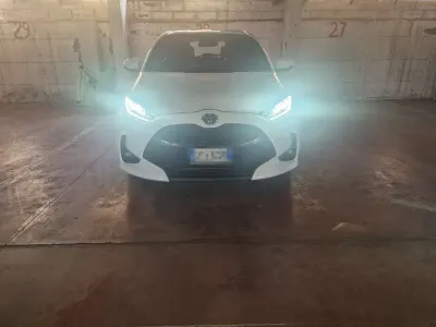 Usata Toyota Yaris Hybrid Trend 92 CV (67 kW) 2023 Berlina