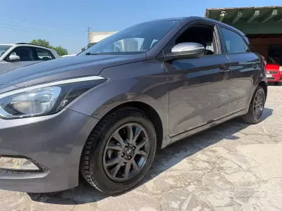 Brugt Hyundai i20 Comfort 84 HK (61 kW) 2017 Grå Sedan