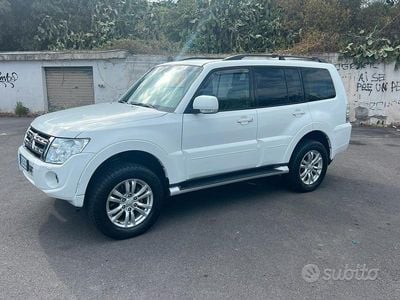Usata Mitsubishi Pajero Instyle 200 CV (147 kW) 2014 Bianco SUV