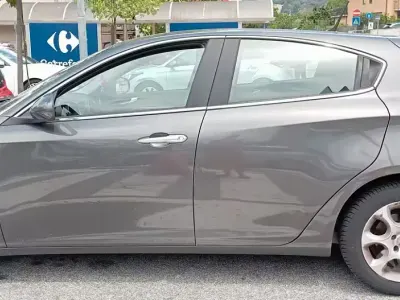 Usata Alfa Romeo Giulietta 105 CV (77 kW) 2013 Grigio Utilitaria