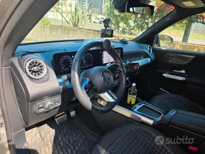 Usata Mercedes GLB200 Advanced Plus 150 CV (110 kW) 2024 Grigio SUV