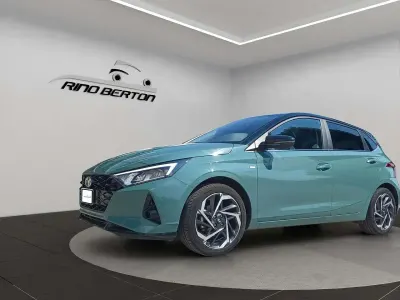 Usata Hyundai i20 101 CV (74 kW) 2023 Verde Utilitaria