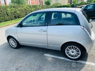 Usata Lancia Ypsilon 60 CV (44 kW) 2008 Grigio Utilitaria