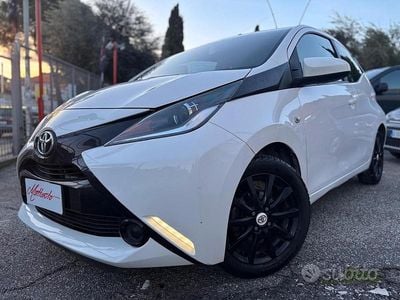 Bianco Usata 2016 Toyota Aygo X-play Utilitaria | 6999 € (Buon prezzo)