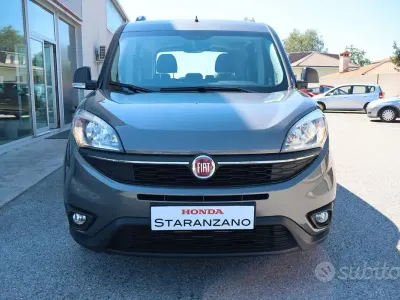 Usata Fiat Doblò Lounge 120 CV (88 kW) 2018 Grigio Monovolume