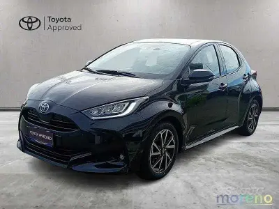 Occasion Toyota Yaris Hybrid Trend 2022 Zwart Sedan
