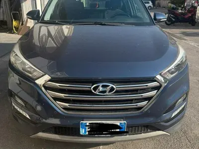 Usata Hyundai Tucson Comfort 141 CV (103 kW) 2017 Bluazzurro SUV