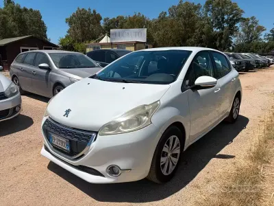 Usata Peugeot 208 68 CV (50 kW) 2012 Bianco Utilitaria