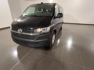 Usata VW Caravelle 150 CV (110 kW) 2023 Deep black perlato Monovolume