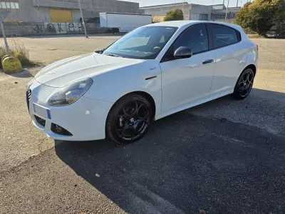 Usata Alfa Romeo Giulietta Sprint 105 CV (77 kW) 2015 Utilitaria