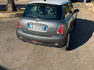 Usata Mini Cooper S 170 CV (125 kW) 2005 Grigio Utilitaria