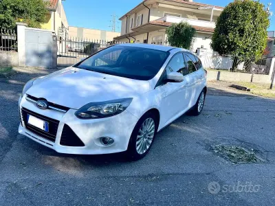 Usata Ford Focus Titanium 150 CV (110 kW) 2011 Bianco Berlina