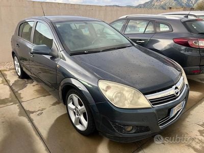 Grigio Usata 2009 Opel Astra Cosmo Berlina | 1300 € (Ottimo prezzo)