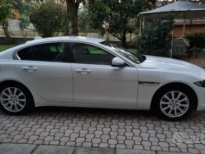 Usata Jaguar XE 200 CV (147 kW) 2017 Bianco Berlina