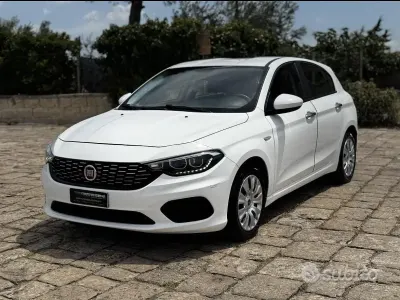 Usata Fiat Tipo Easy 120 CV (88 kW) 2018 Bianco Berlina