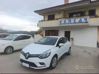 Usata Renault Clio IV Business 75 CV (55 kW) 2018 Bianco Berlina