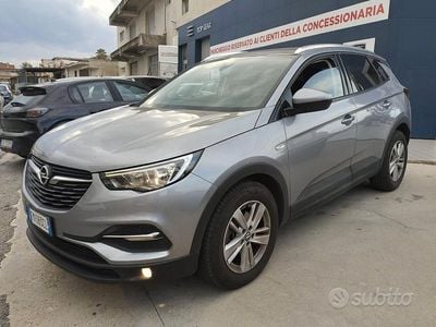 Usata Opel Grandland X Business 120 CV (88 kW) 2017 Grigio SUV