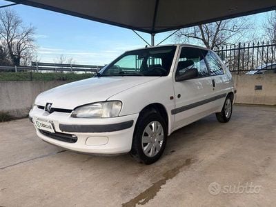Usata Peugeot 106 50 CV (36 kW) 1998 Bianco Utilitaria