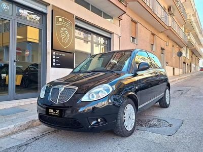 Usata Lancia Ypsilon Platinum 95 CV (69 kW) 2012 Nero Utilitaria