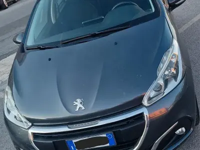Usata Peugeot 208 Active 82 CV (60 kW) 2016 Grigio Utilitaria