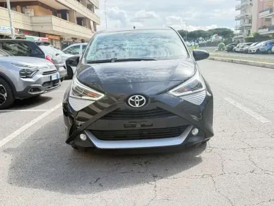 Usata Toyota Aygo Connect Style 72 CV (52 kW) 2021 Nero Utilitaria