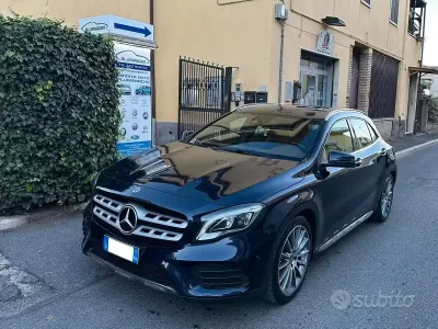 Gebraucht Mercedes GLA220 Premium 177 PS (130 kW) 2018 Blau SUV